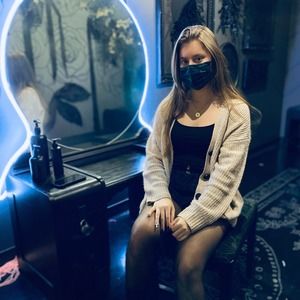 Meet your Posher, Avery